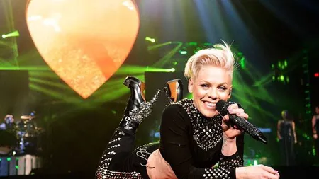 Bărbaţii, în DELIR. P!NK a pozat GOALĂ, iar scopul este cât se poate de NOBIL - FOTO