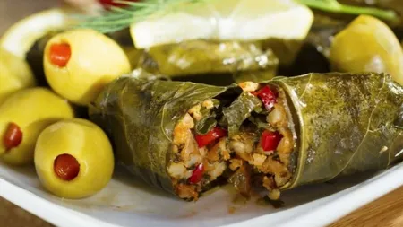 Moşii de iarnă 2015: De ce se mănâncă sarmale de SAMBATA MORŢILOR