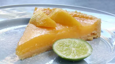 REŢETA ZILEI: Tartă de lămâie cu blat de biscuiţi