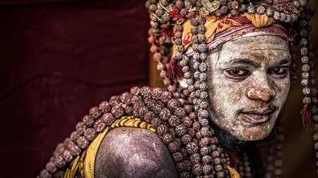 ÎNGROZITOAREA poveste a CĂLUGĂRILOR CANIBALI din India: Consumă carne de om şi beau sânge din CRANII FOTO