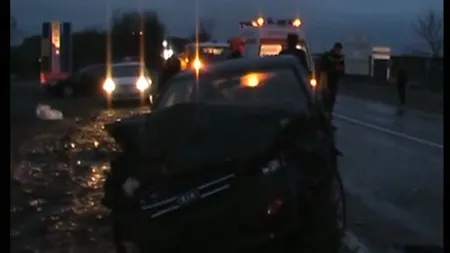 O ŞOFERIŢĂ fără experienţă a provocat un grav accident de circulaţie. O persoană a murit VIDEO