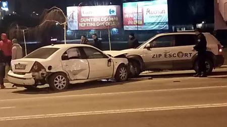 ACCIDENT ÎN LANŢ: O ambulanţă şi alte trei maşini s-au ciocnit la Constanţa VIDEO