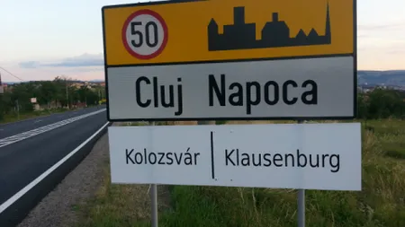 Romii din Cluj vor ca pe indicatoarele cu numele oraşului să apară şi în romani