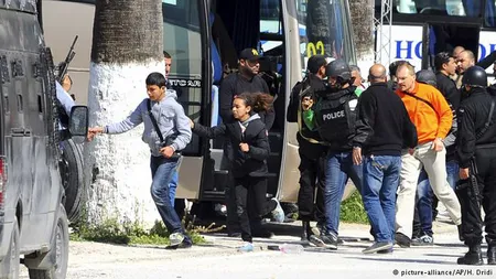 Atentatul din Tunis: Teroriştii aveau mitraliere AK-47 care proveneau din România