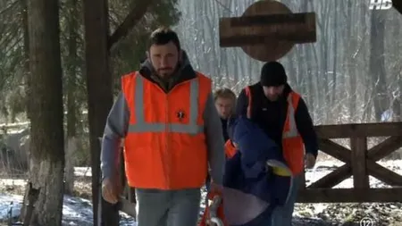 FERMA VEDETELOR. A fost chemată AMBULANŢA de urgenţă. Un concurent a fost scos pe targă