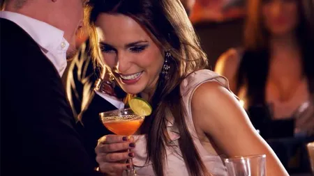 Cât alcool ar trebui să bei la prima întâlnire? Răspunsul a fost calculat ştiinţific