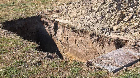 A DEZGROPAT sicriul propriului tată după ZECE ANI, sperând să se ÎMBOGĂŢEASCĂ, dar a găsit asta FOTO