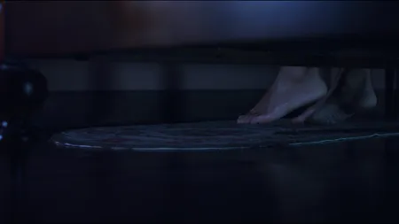 A trecut prin clipe de GROAZĂ după ce şi-a căutat PISICILE sub PAT. Ce a descoperit a îngrozit-o FOTO