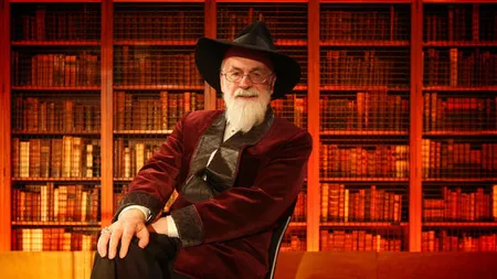 Terry Pratchett a murit