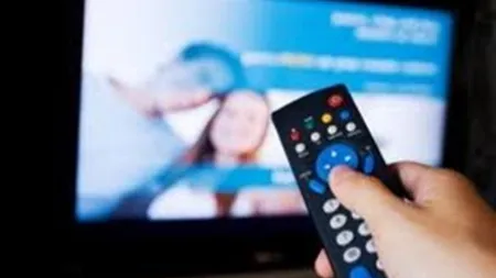 Aşa îi afectează de fapt statul la TV pe copii