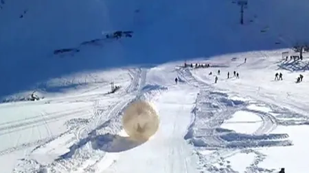 Accident MORTAL la zorbing. Imagini terifiante de pe pârtia de schi VIDEO