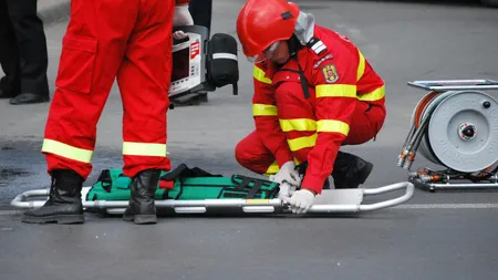 Accident TERIBIL în Mehedinţi, cu un microbuz de transport persoane. Doi morţi şi patru răniţi