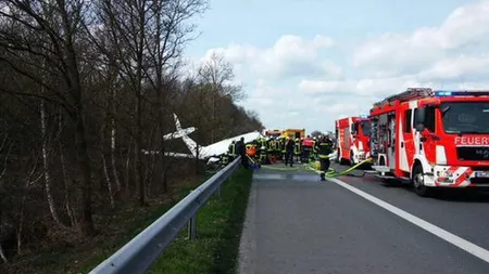 Avion de mici dimensiuni, PRĂBUŞIT în Germania. Un mort şi trei răniţi grav