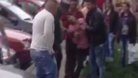 Scandal monstru la Spitalul de Pediatrie din Piteşti. Peste 100 de romi au luat cu asalt instituţia VIDEO