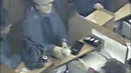 Escroaca din Piatra Neamţ, surprinsă de camerele de luat vederi în timp ce aplica 