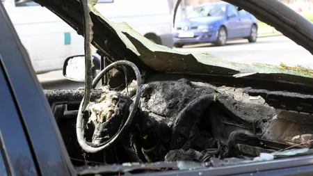 TRAGEDIE de Paşte. Doi tineri au murit ARŞI DE VII după ce s-au izbit cu maşina de un cap de pod