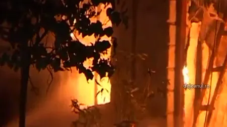 Părinţii copiilor răniţi într-un incendiu izbucnit în locuinţa lor din Bistriţa, cercetaţi penal