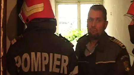Panică într-un bloc din Piteşti: Explozie puternică într-o garsonieră. Un tânăr a scăpat ca prin minune