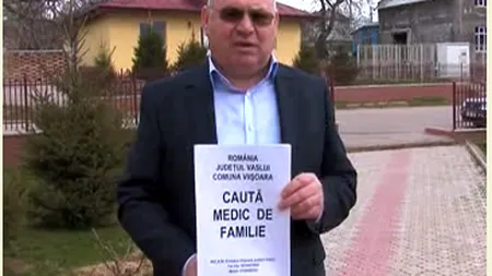 Situaţie DISPERATĂ. Oamenii dintr-un sat din Vaslui îşi caută medic de familie în Republica Moldova VIDEO
