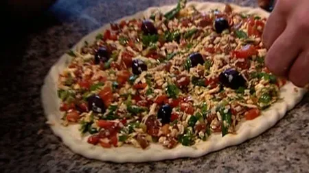 Reţetă inedită: Pizza cu gust de drob