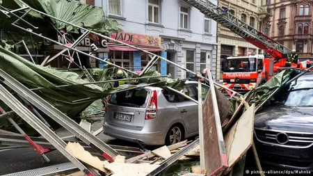 Europa Centrală, măturată de furtuna Niklas. Cel puţin nouă morţi GALERIE FOTO