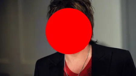 Un cunoscut ROCKSTAR, cercetat de poliţie după ce şi-a ameninţat cu moartea o fostă iubită FOTO