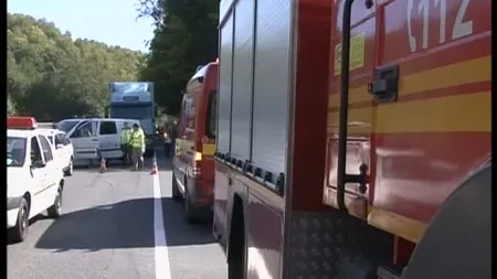 Două maşini s-au ciocnit frontal pe DN 79A, în Arad: Doi morţi şi trei răniţi