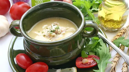 REŢETA ZILEI: Supă de pui cu legume