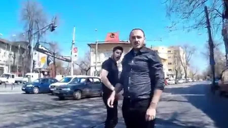Incident incredibil în traficul din Bucureşti: Biciclist înjurat şi ameninţat cu cuţitul