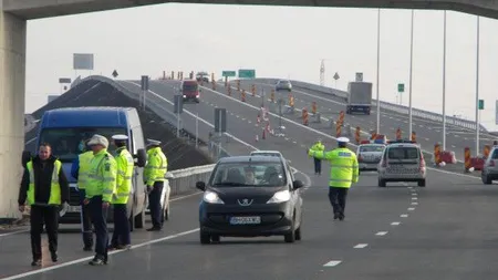 Un şofer, depistat în timp ce conducea cu 220 de km/oră pe A2