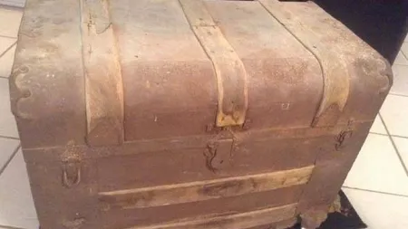 Descoperire UIMITOARE făcută de un tânăr în garajul bunicului după moartea acestuia: Era un cufăr prăfuit FOTO
