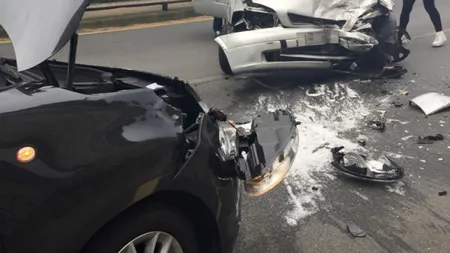 O cunoscută cântăreaţă din România, implicată într-un accident în Italia. Impactul a fost frontal