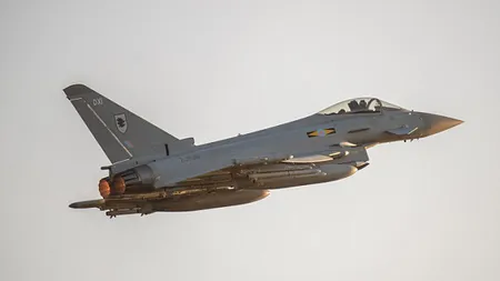 Avioane de luptă Typhoon britanice au interceptat două bombardiere ruseşti