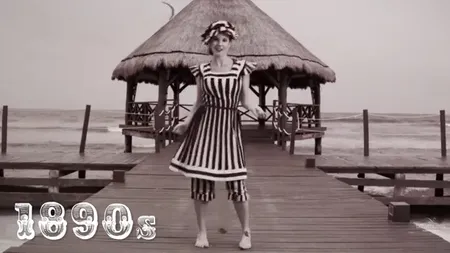 Istoria BIKINILOR din 1890 şi până astăzi. Cum au început femeile să arate din ce în ce mai multă piele VIDEO