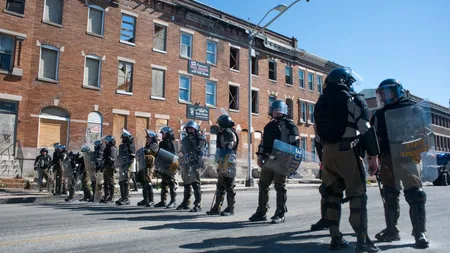 Primarul din Baltimore a anunţat ridicarea imediată a restricţiilor de circulaţie pe timpul nopţii în oraş