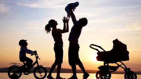 Tatăl influenţează mai mult personalitatea copilului decât mama. Află de ce