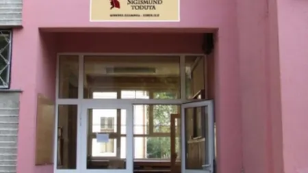 Învăţătoarea din Cluj care TERORIZA elevii, CERCETATĂ PENAL. Părinţii şi-au retras copiii de la clasă