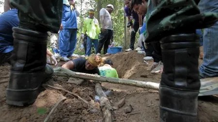 139 de cadavre, descoperite în tabere folosite pentru trafic cu fiinţe umane, în Malaezia