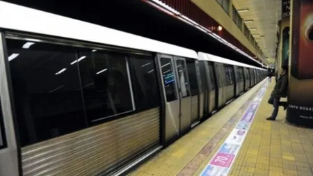 Scene de GROAZĂ la metrou, în Bucureşti. Un bărbat a fost ÎNJUNGHIAT MORTAL în staţia Eroii Revoluţiei