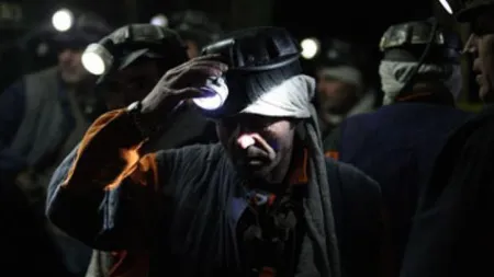 Aproape 1.800 de mineri din cadrul Complexului Energetic Hunedoara ameninţă cu declanşarea grevei generale