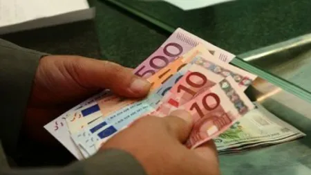 O bancă a despăgubit o familie cu 30.000 de euro pentru RATE ABUZIVE