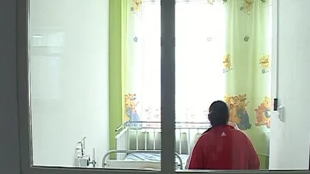 Saloane de spital, renovate de părintele unor pacienţi în Argeş
