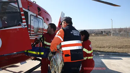 Doi copii, intoxicaţi în acelaşi timp, în Vaslui. Unul a băut benzină, celălalt detergent