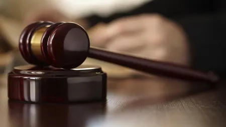 Bărbat dat în judecată de AMANTĂ după ce a refuzat să îşi părăsească soţia. Motivul bizar pentru acest gest