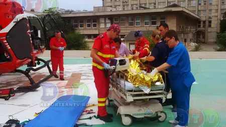 EXPLOZIE într-o locuinţă din Constanţa. O femeie, transportată în STARE GRAVĂ la Bucureşti FOTO