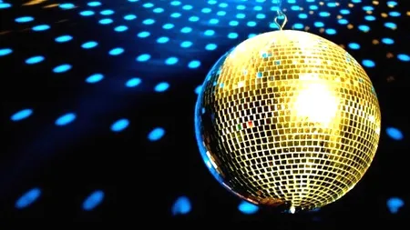 Adolescenta care şi-a ucis copilul, condamnată să nu meargă trei luni în discotecă