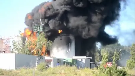 Incendiul izbucnit la un depozit petrolier de lângă Kiev a fost stins VIDEO