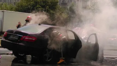 Maşină în flăcări, în Capitală: Autoturismul a luat foc în trafic, pe Calea 13 Septembrie