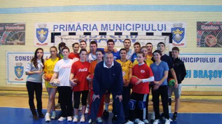 Antrenor de handbal, ARESTAT PREVENTIV pentru că ar fi VIOLAT şapte sportive minore