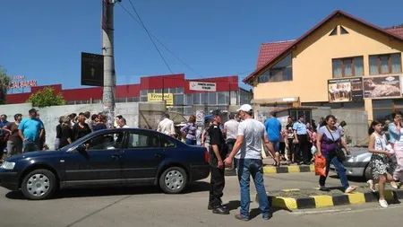 INSPECTORI ANTIFRAUDĂ, la un pas SĂ FIE LINŞAŢI într-un bazar din Suceava. De frică au sunat la 112